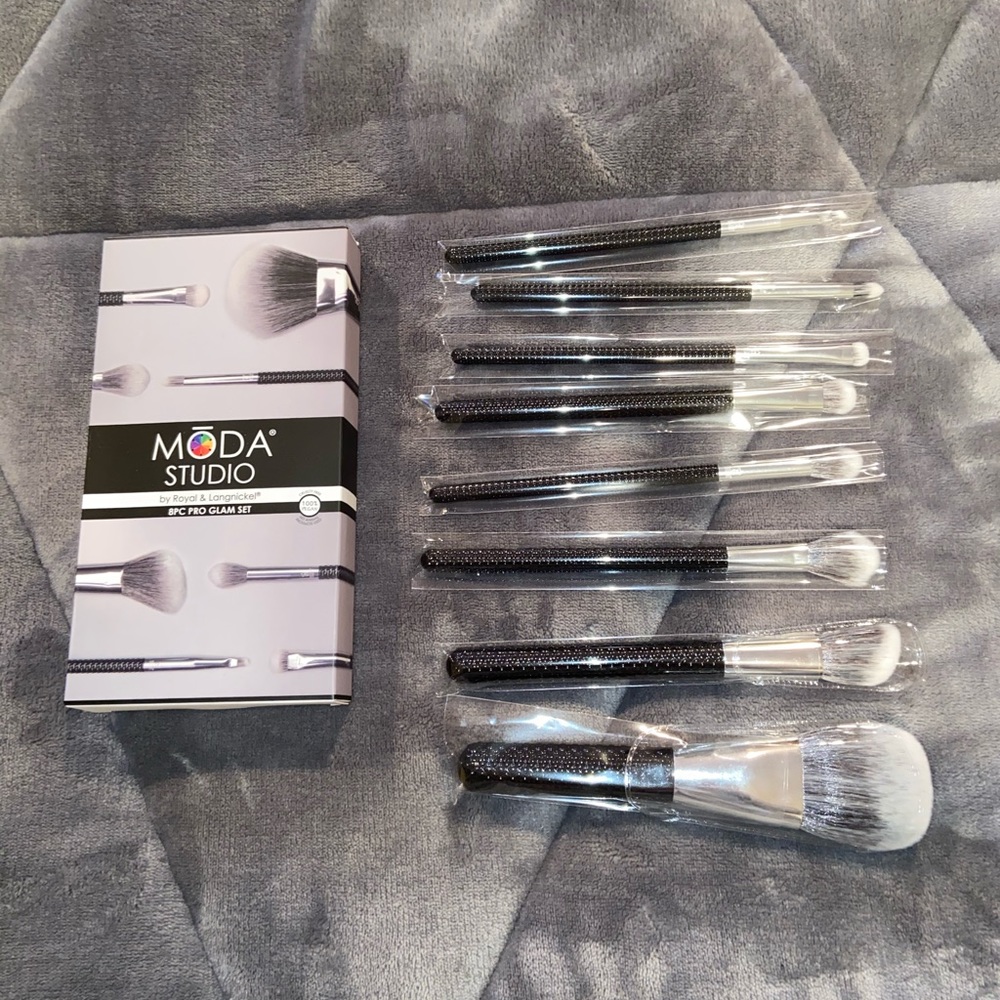 Moda Studio 8 Pc Pro Glam Set